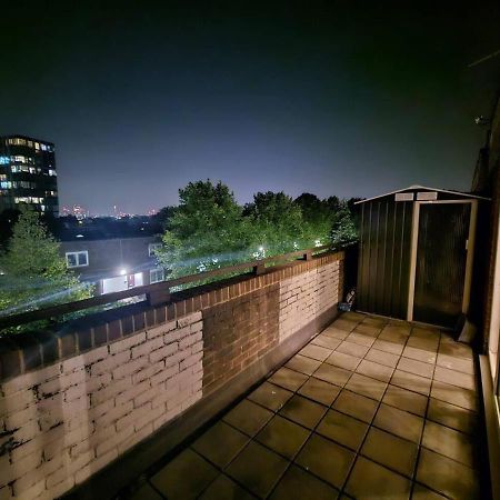 Stunning 1-Bed Apartment In London Exterior photo
